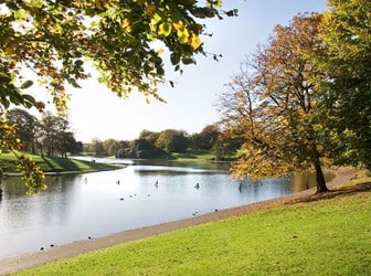 Sefton Park (Liverpool) dates from 1867. It was designed by Edouard André who had worked on Paris’s parks. The lake is 25,000 m³.