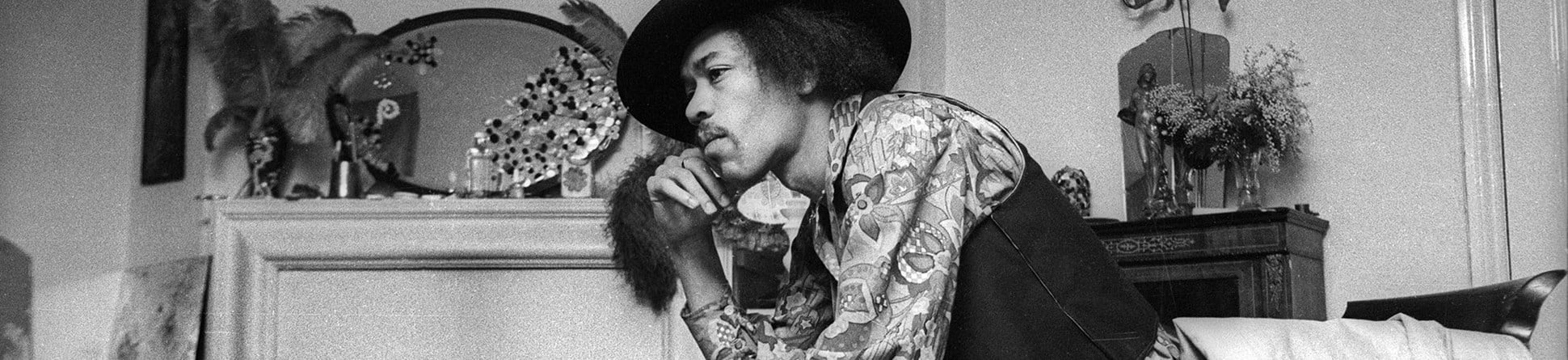 Jimi Hendrix in his apartment at number 23 Brook Street, London