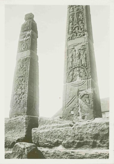 Carvings on two stone pillars