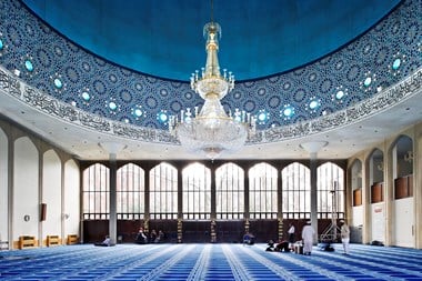 London Central Mosque, prayer hall interior
