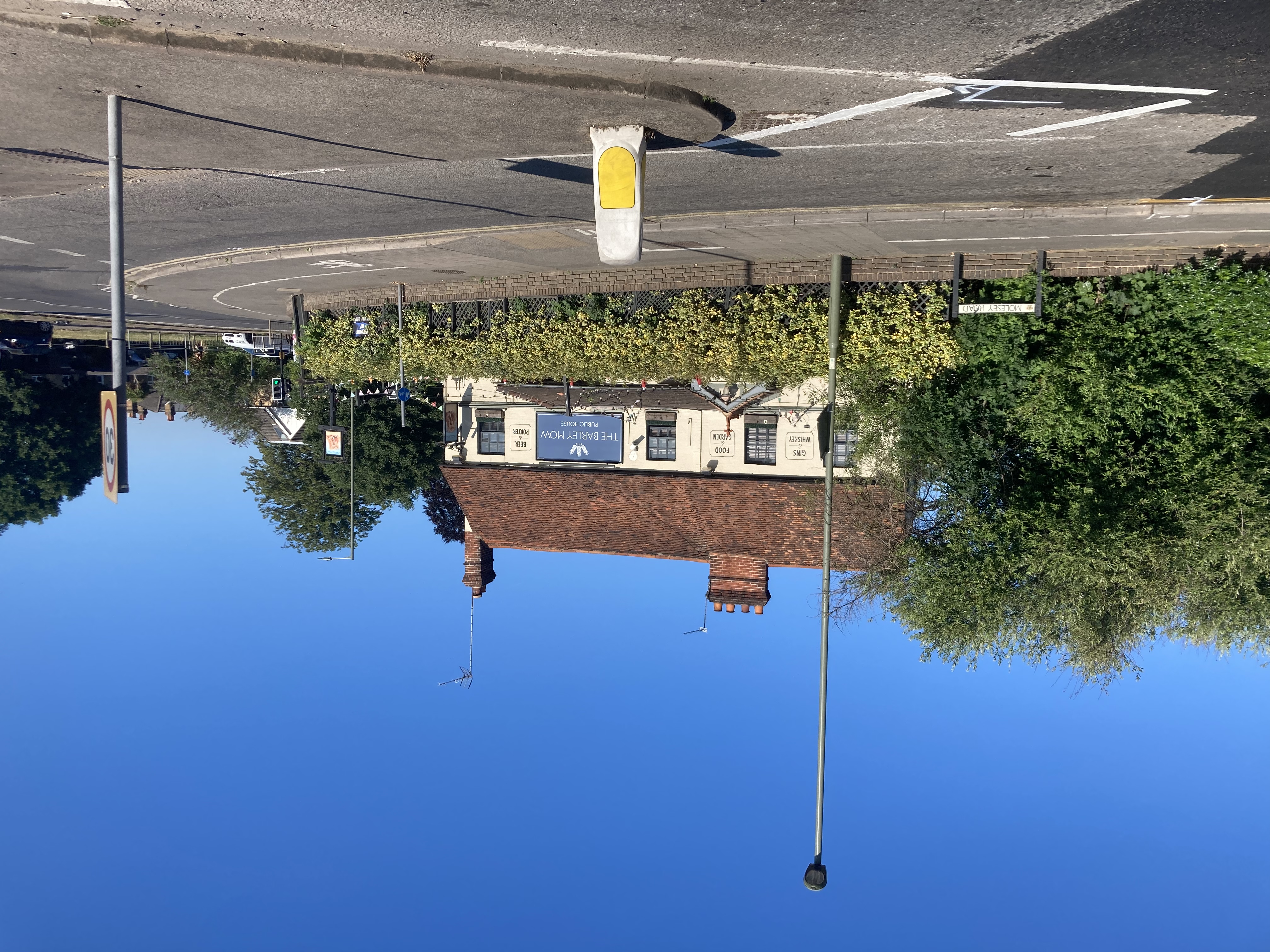 Photo of the Barley Mow pub, Hersham