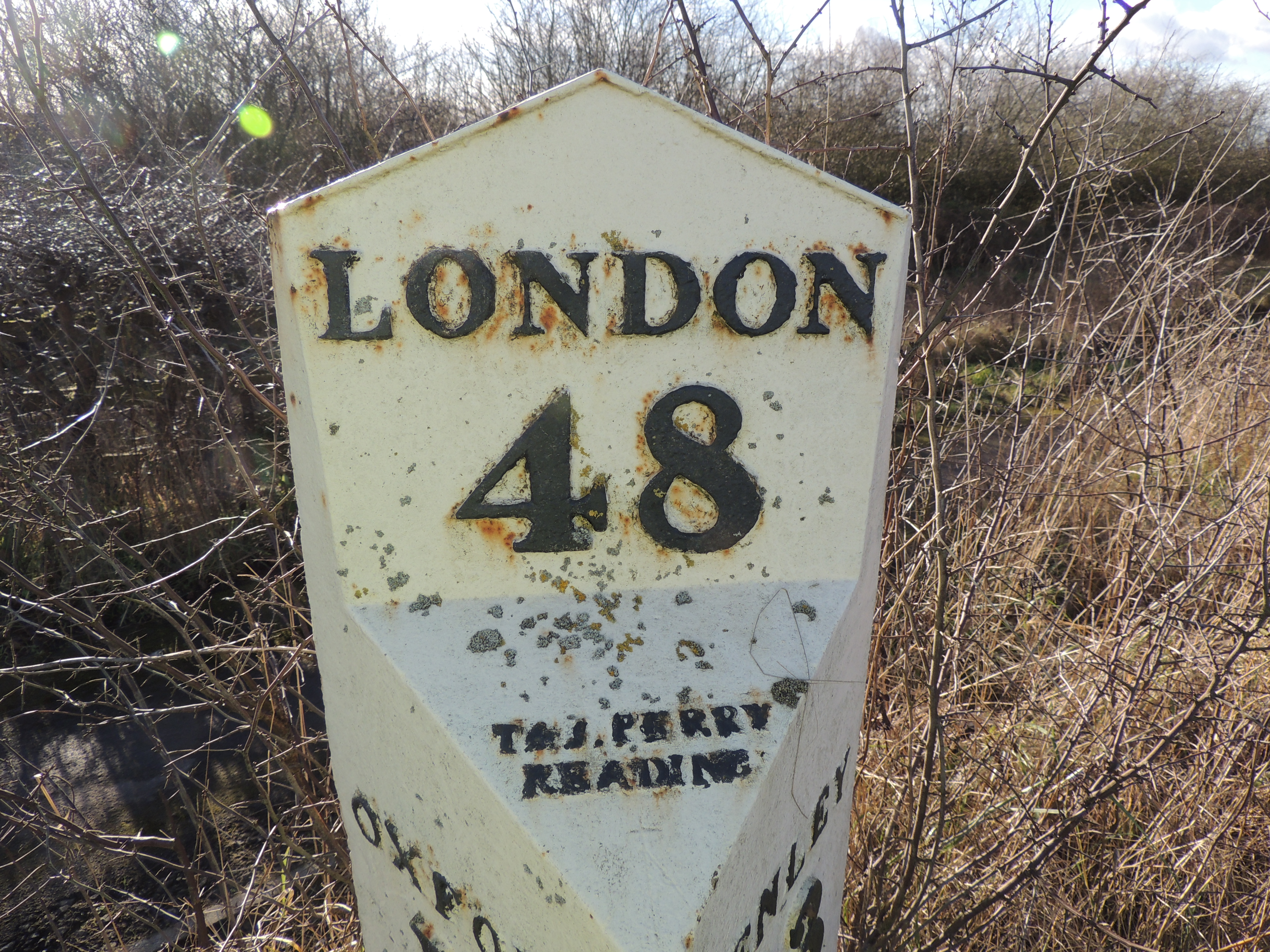 Shillingford Milepost approximately 500m north west of Wharf Road. It was manufactured by T & J Perry ironworks.