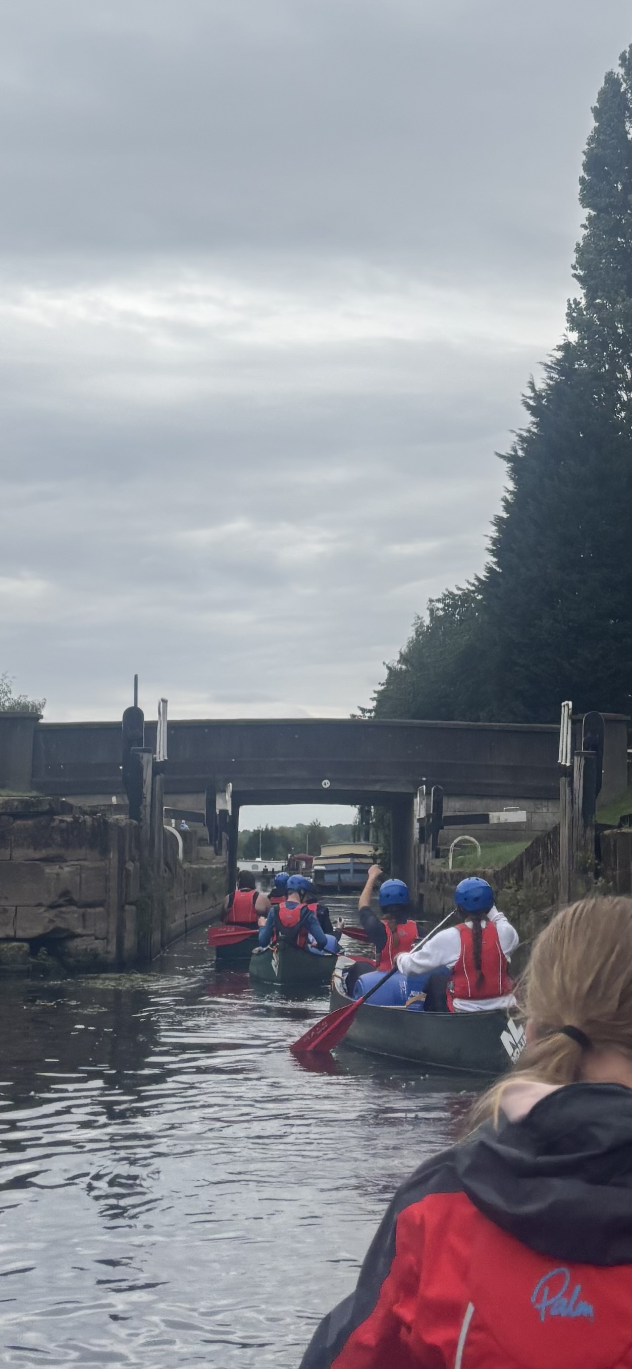 The bridge seemed to have been made from stone with no holes.