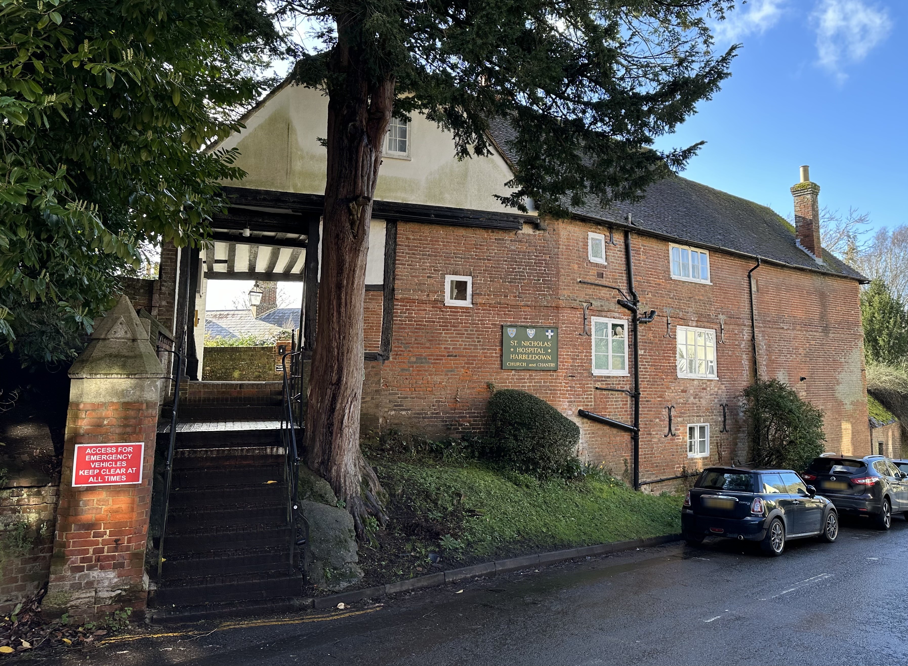 Gateway to St. Nicholas Hospital