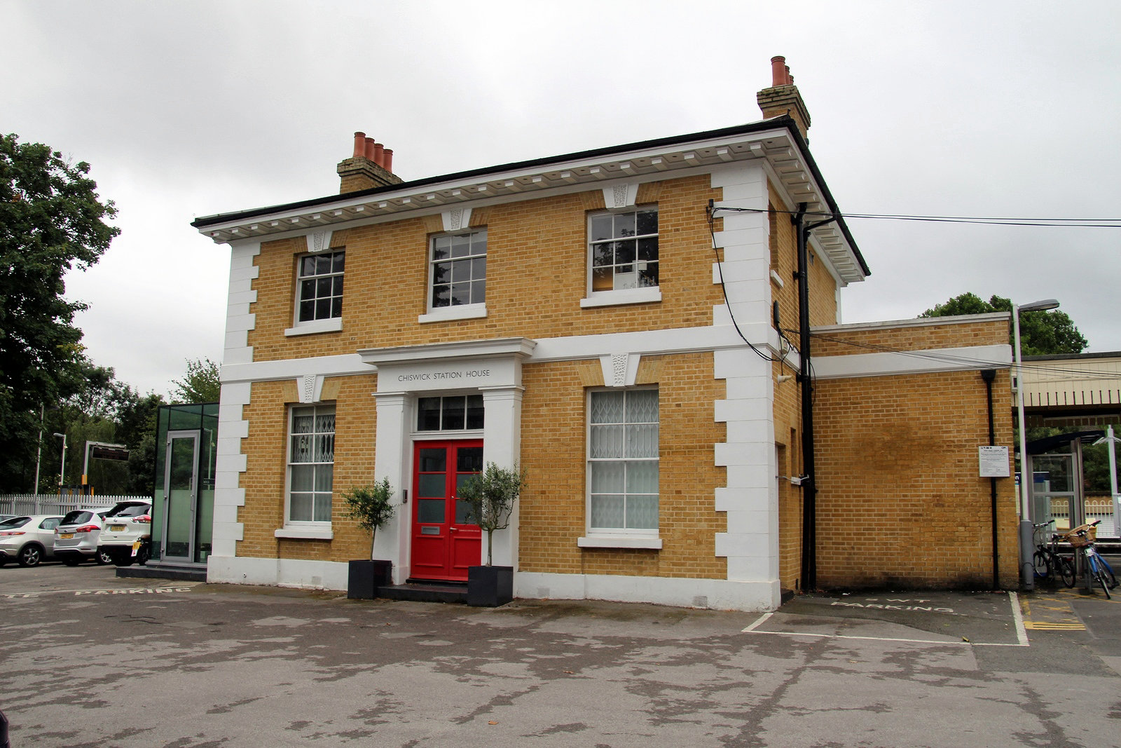 CHISWICK RAILWAY STATION, Non Civil Parish - 1096022 | Historic England