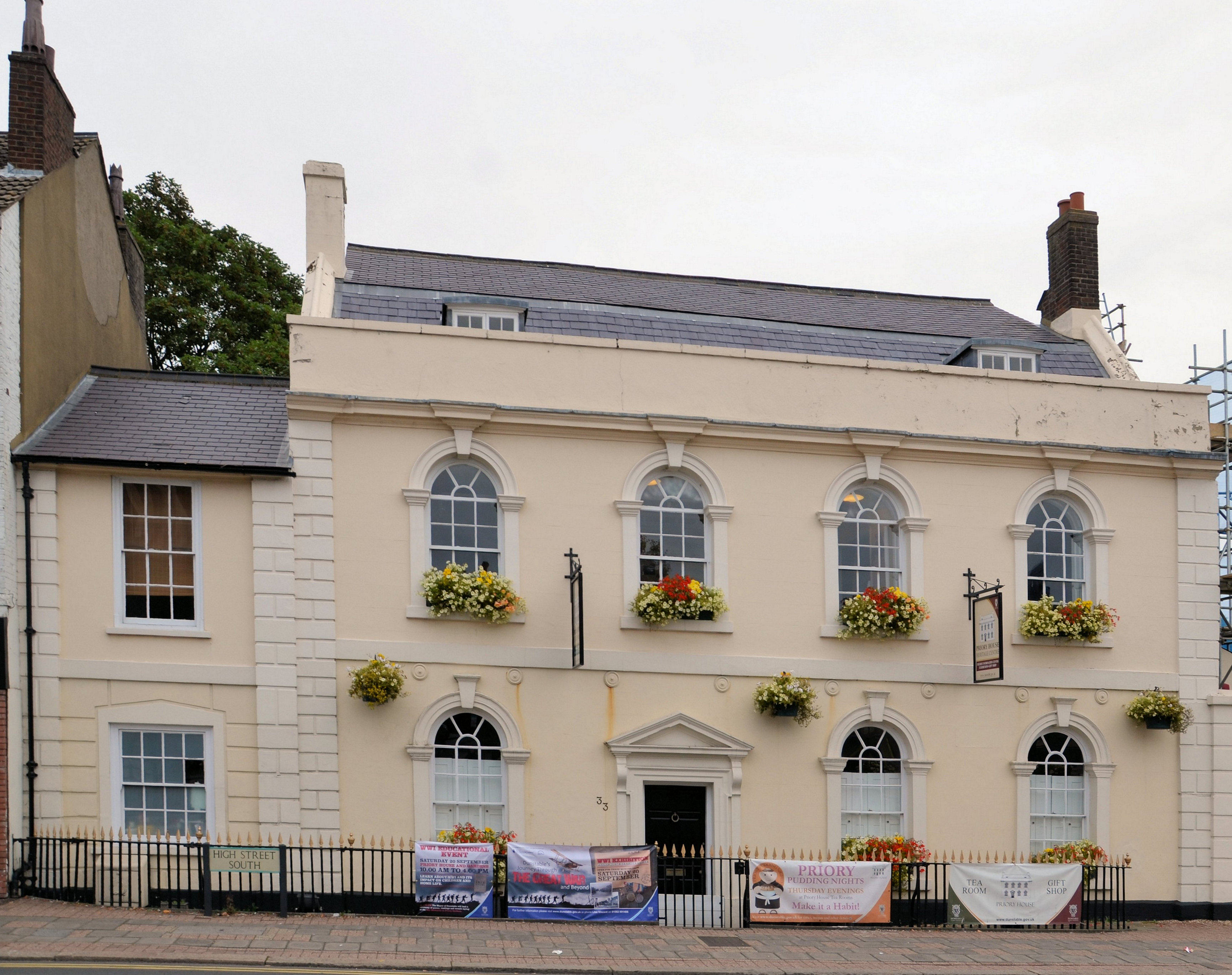 Priory House, Dunstable - 1114593 | Historic England