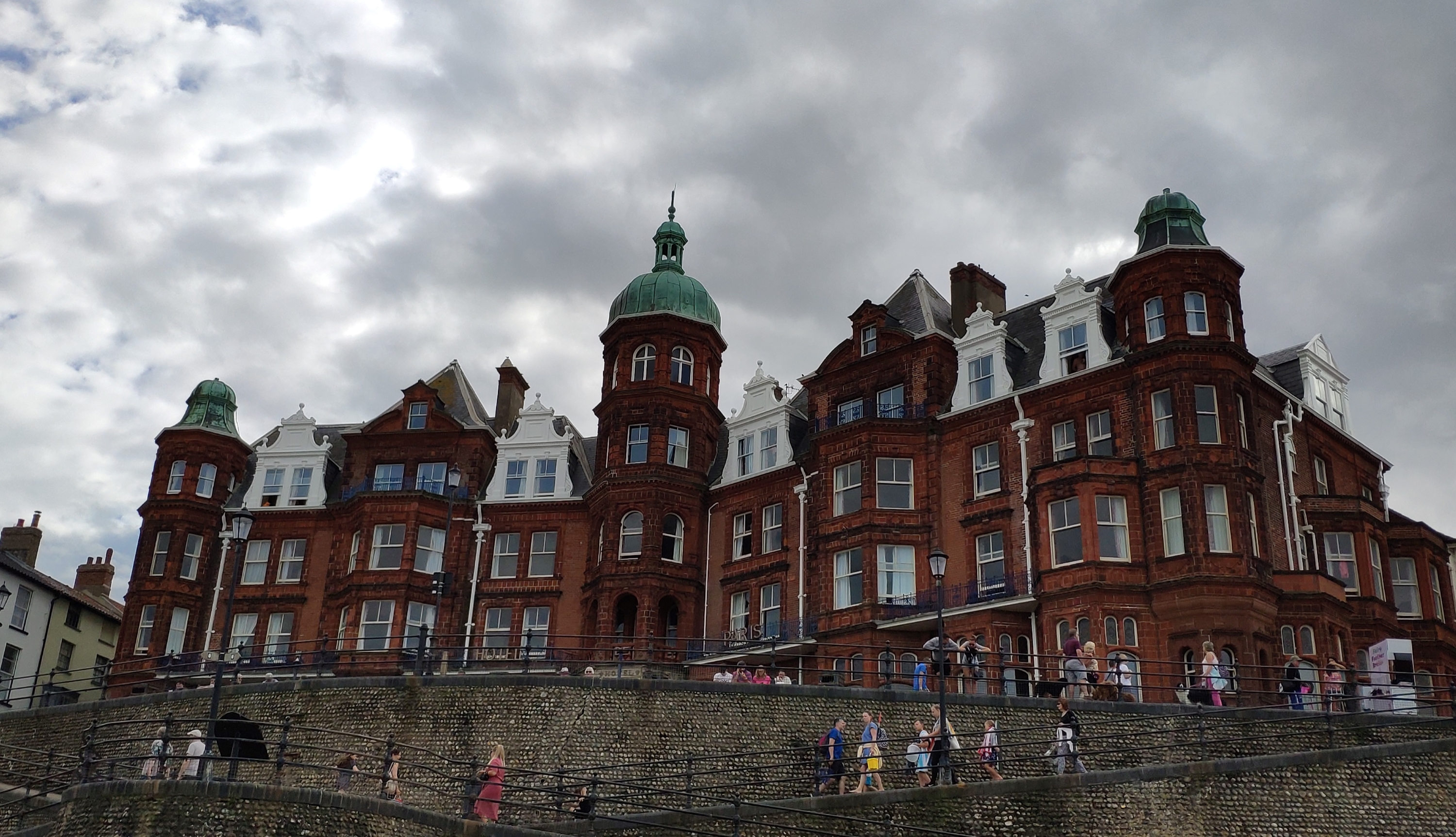 HOTEL DE PARIS INCLUDING RANGE AT REAR FACING HIGH STREET Cromer