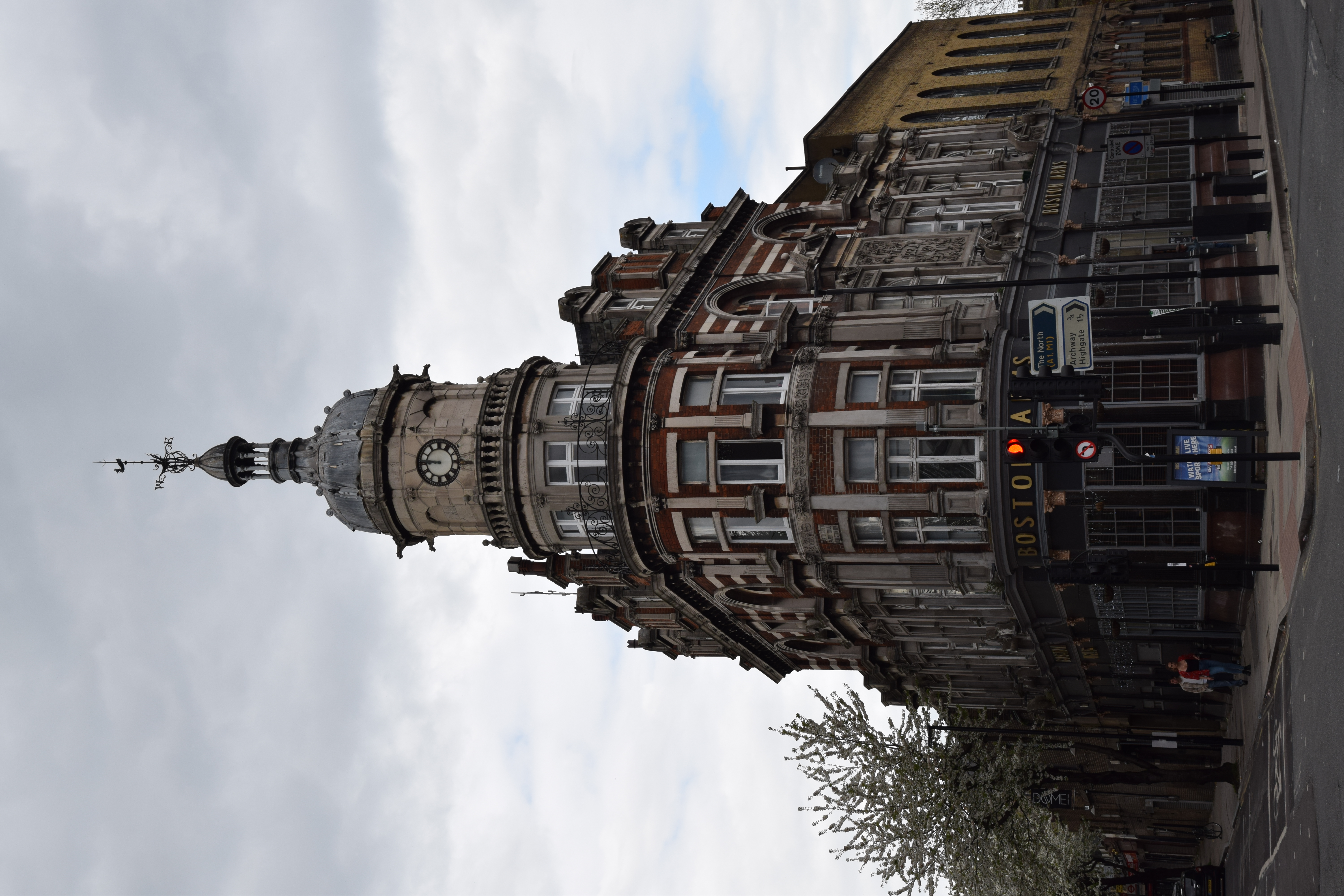 The Boston Arms, 1 May 2023. A quite spectacular exterior.