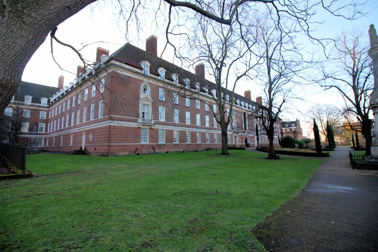 DEVONPORT HOUSE Non Civil Parish 1213760 Historic England