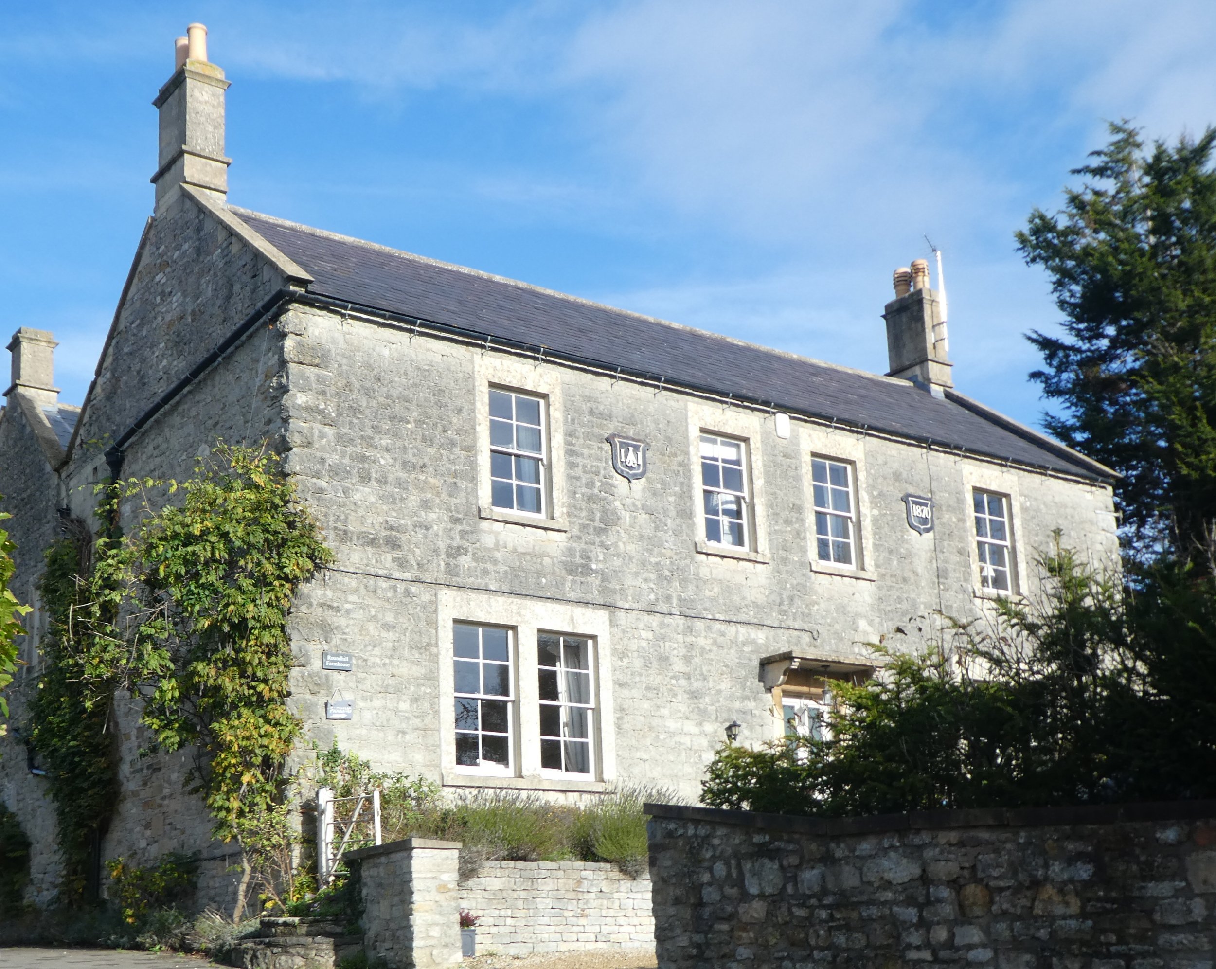 ROUNDHILL FARMHOUSE, Kelston - 1214668 | Historic England