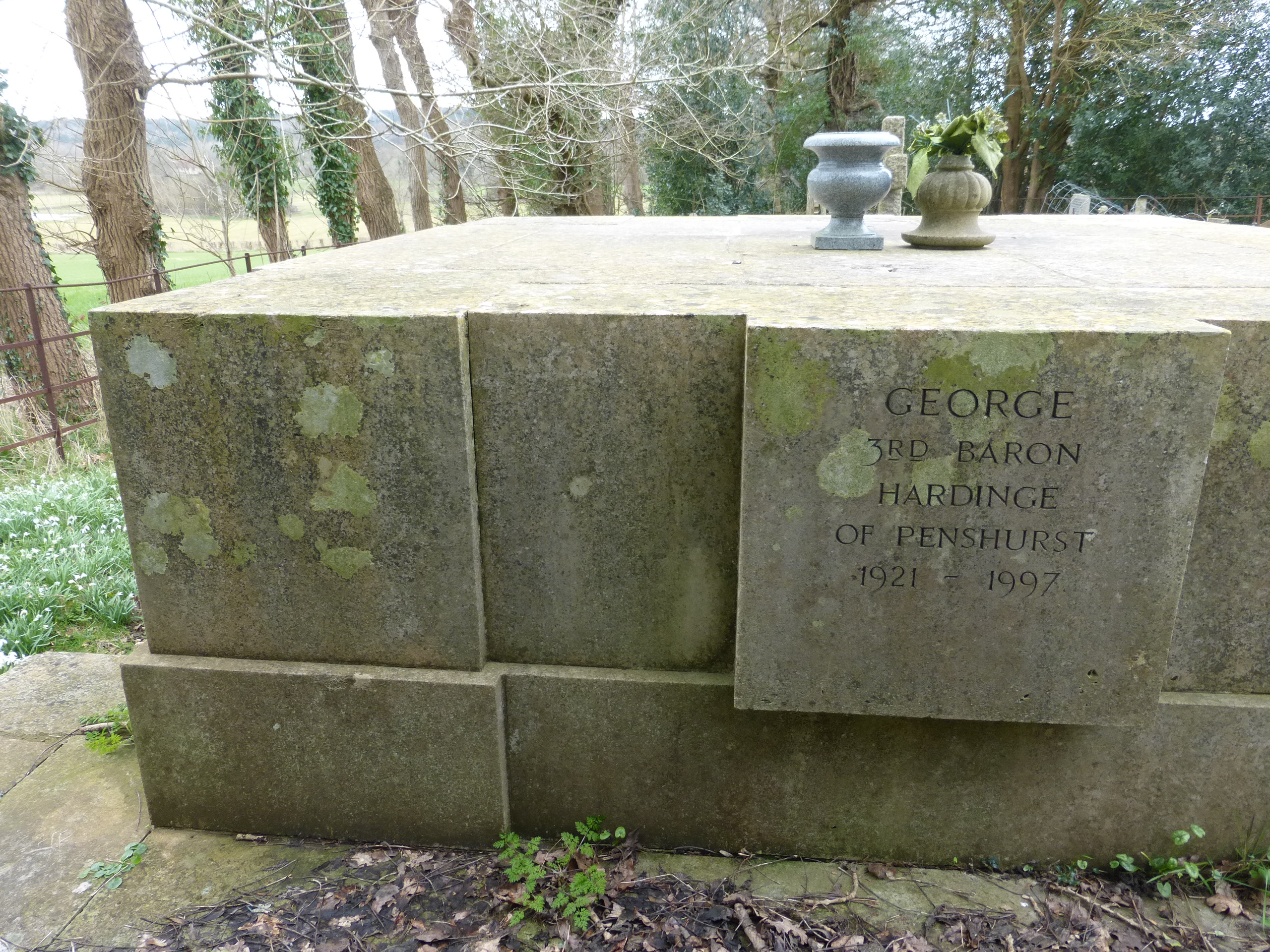 northern quadrant of the tomb with George Hardinge's details