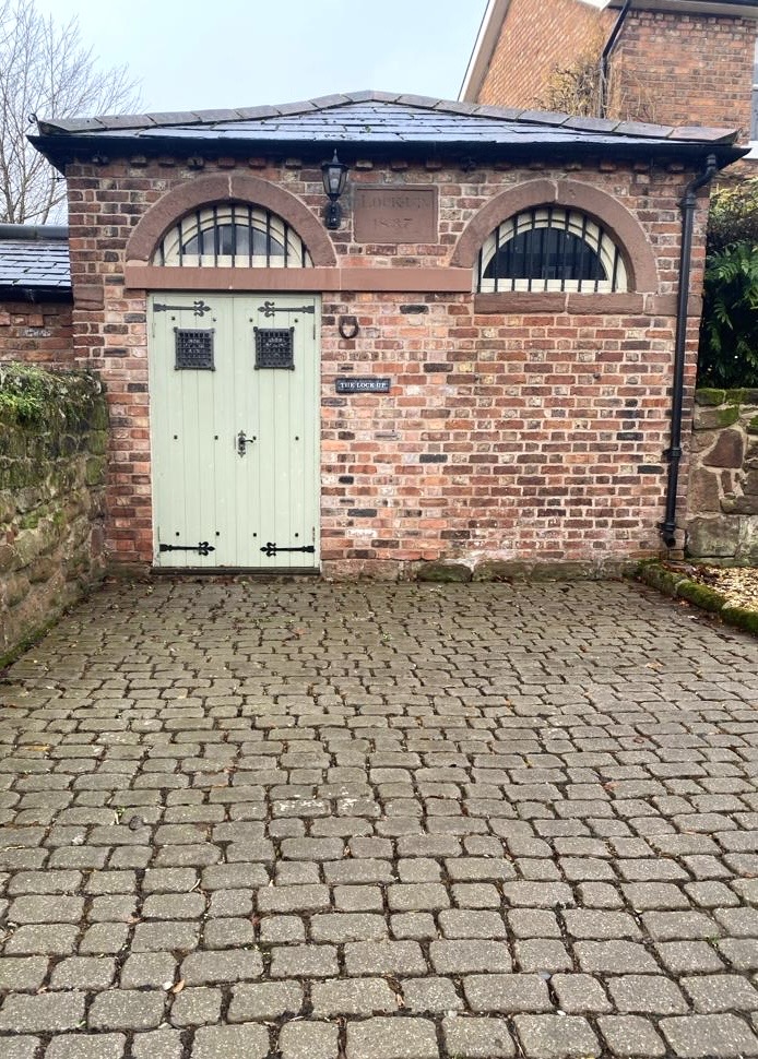 Frontal view from street, (north east).