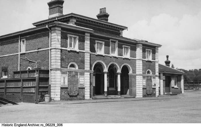 RYE RAILWAY STATION, Rye - 1252164 | Historic England