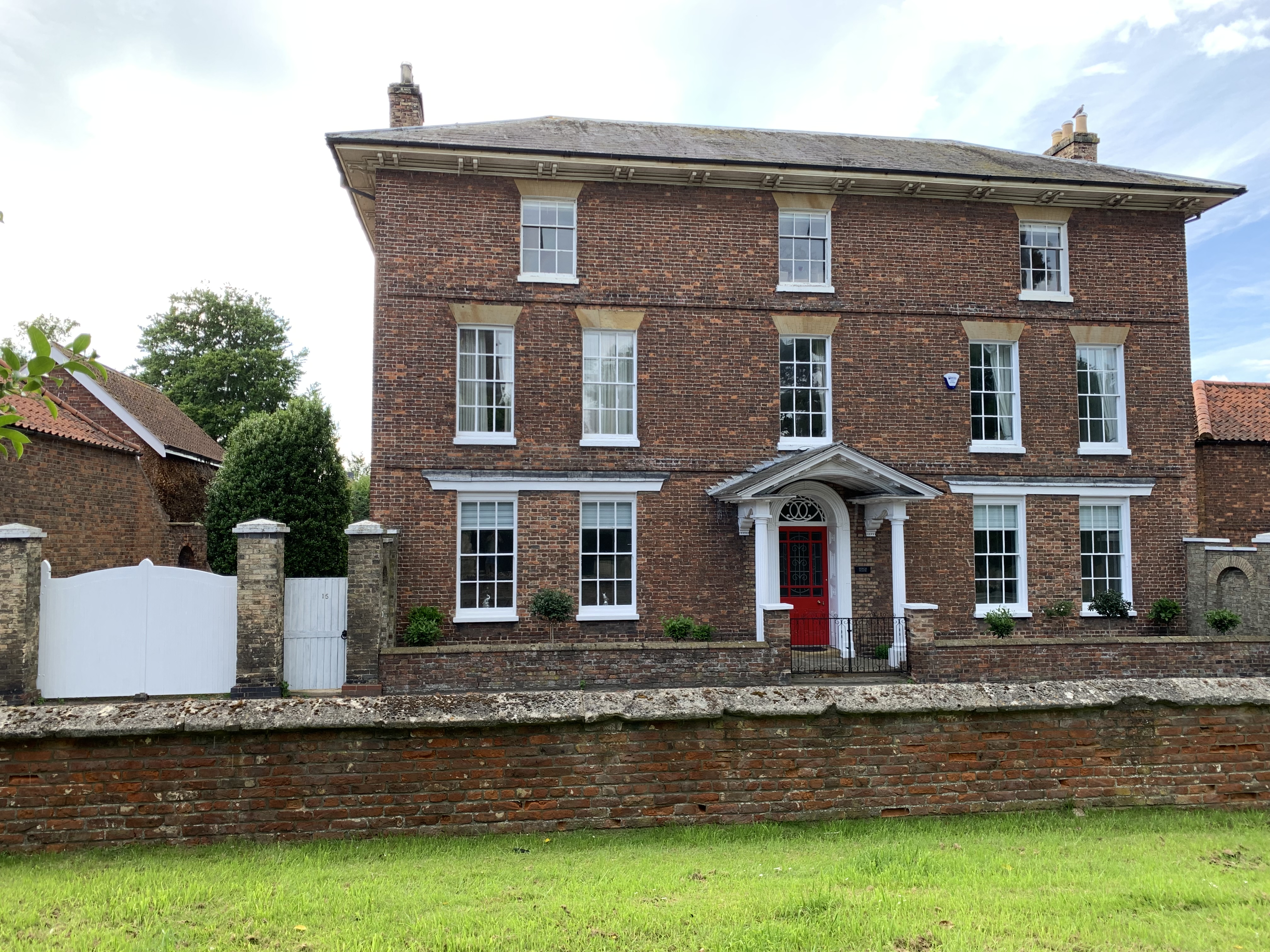 Burgh house is a Georgian three story mansion house situated within one of only 17 conservation areas in Lincolnshire.