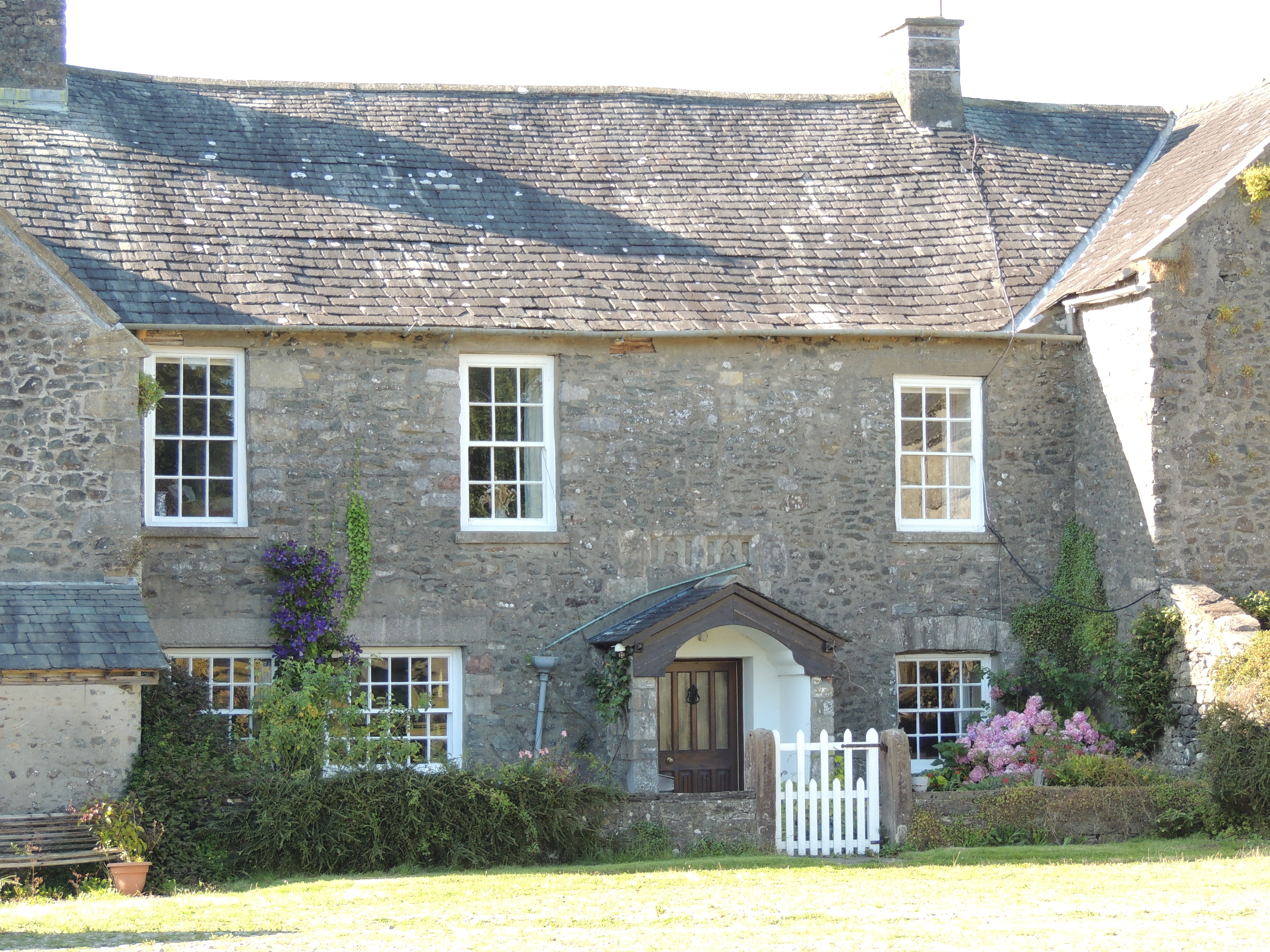 Preston Patrick Hall. House, probably from the late 14th century. Upper part of East wing remodelled later.
