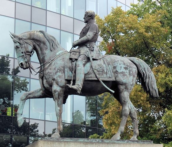 EQUESTRIAN STATUE OF STAPLETON COTTON VISCOUNT COMBERMERE, Non Civil ...