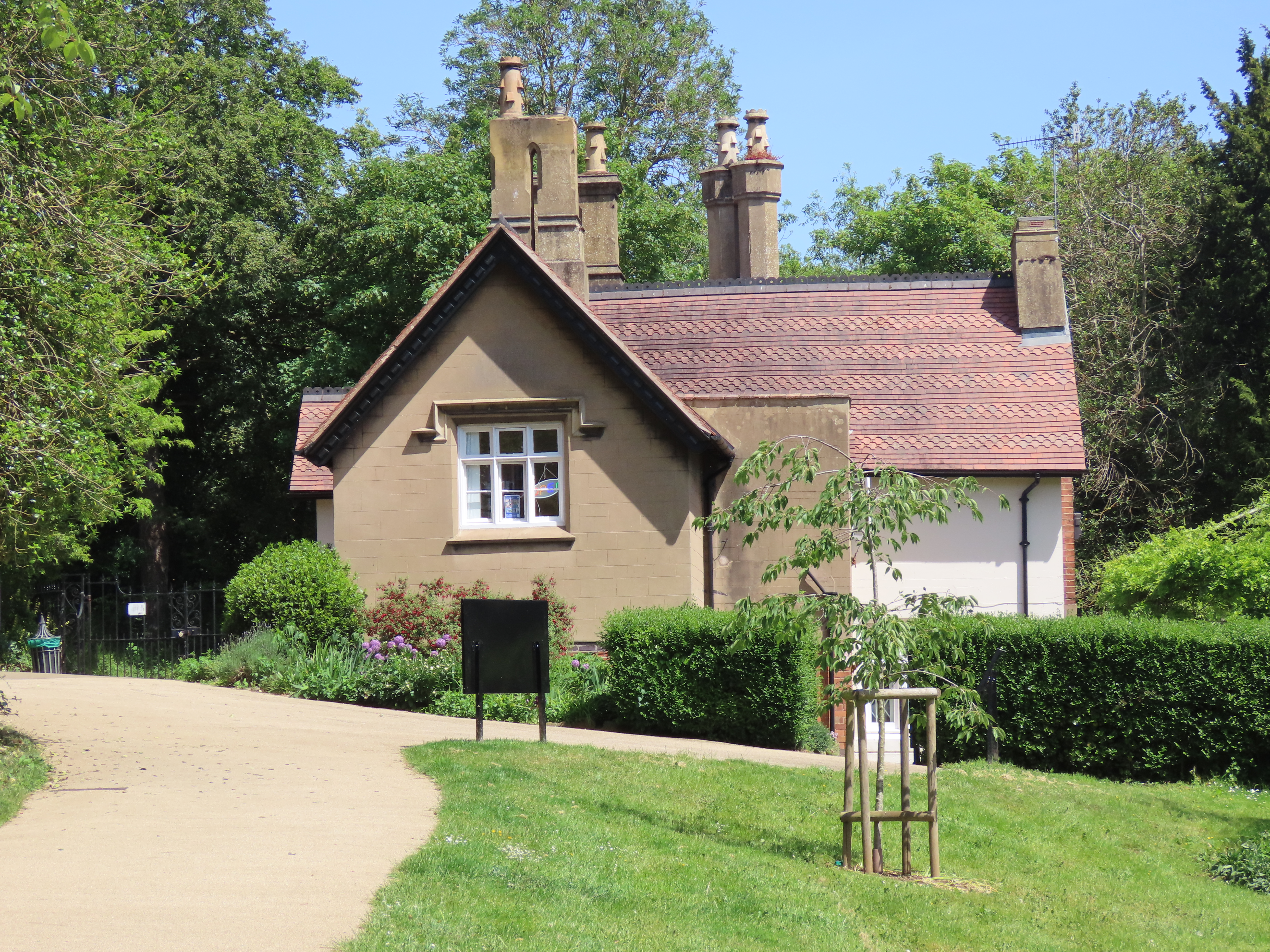 East Lodge - Jephson Gardens, Leamington Spa. May 2026.