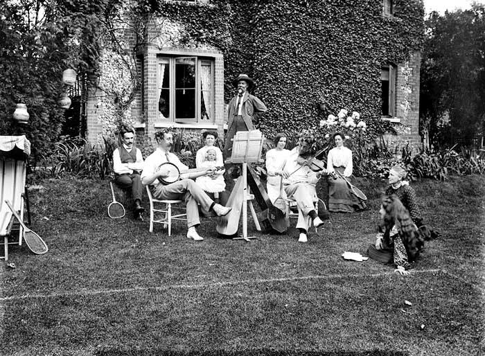 Garden party, Princes Risborough, Buckinghamshire | Educational Images ...