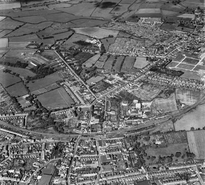 The railway station, gas works and environs, Rushden, 1946