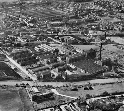 The Henry Mason Ltd Victoria Worsted Works and the town, Shipley, 1946