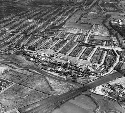 The River Roding, Howards and Sons Uphall Chemical Works and adjacent residential streets, Loxford, 1947