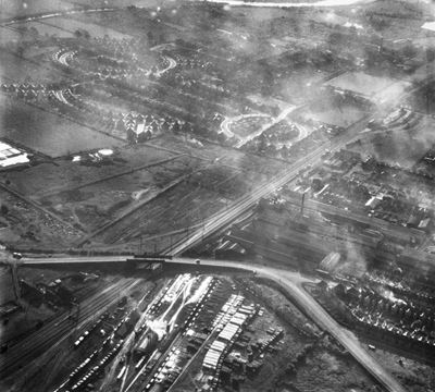 Padge Bridge and the residential area surrounding Lilac Crescent, Rylands, 1947