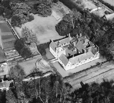 Ightham Mote, Ivy Hatch, 1951. This image has been produced from a print.