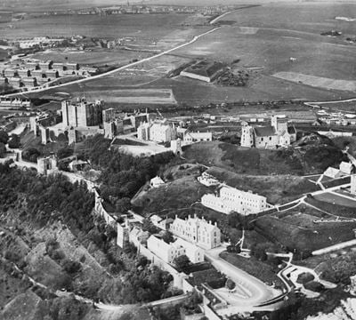 The castle, Dover, 1920. This image has been produced from a copy negative.