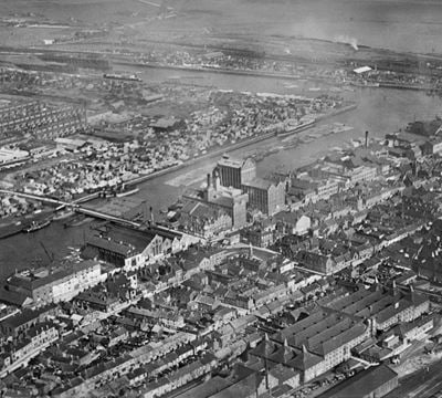 Alexandra Dock, Central Market and environs, Grimsby, 1925. This image has been produced from a copy-negative.