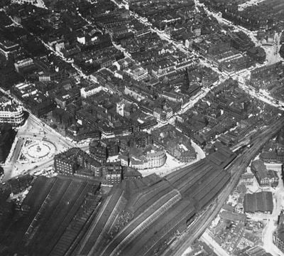 City Square, New Railway Station, Boar Lane and environs, Leeds, 1926. This image has been produced from a copy-negative.
