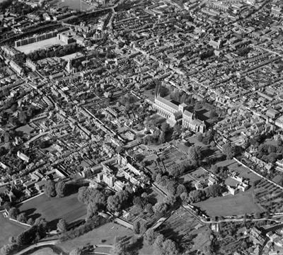 General view of the city centre, Winchester, 1920