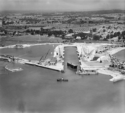 King George V Graving Dock and environs, Southampton, from the south-east, 1933