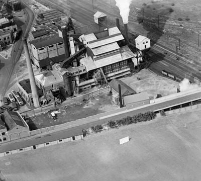 Gas works adjacent to the Gothic Gas Meter and Stove Works, Edmonton, 1934