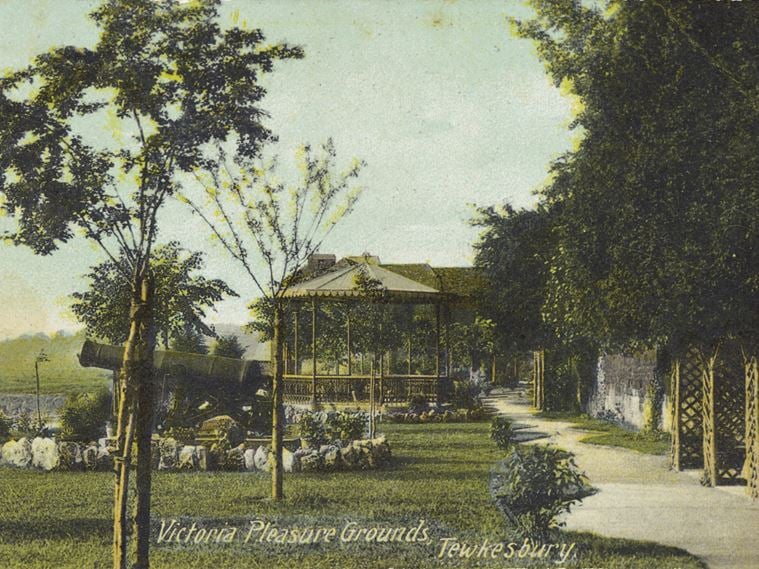GENERAL VIEW SHOWING CANNON AND BANDSTAND
