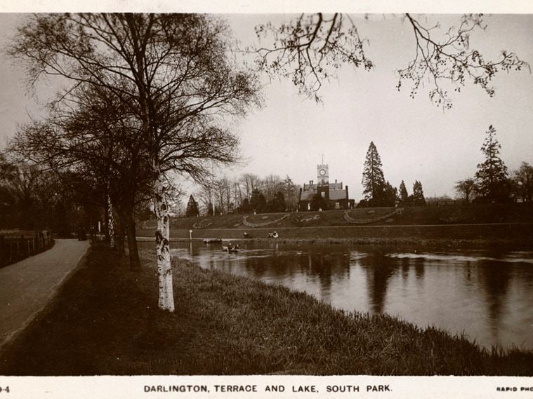 VIEW OF THE TERRACE AND LAKE
