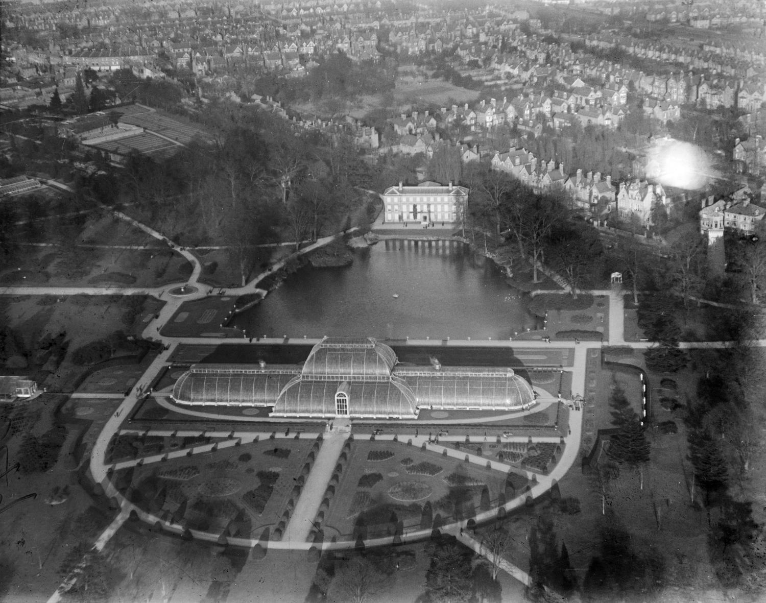 /localAn aerial view of botanical gardens