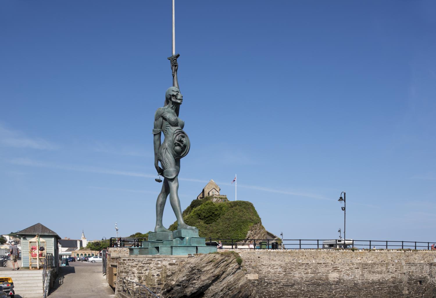 /locala sculpture on a harbour