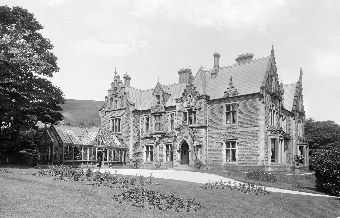 /localA house in grounds