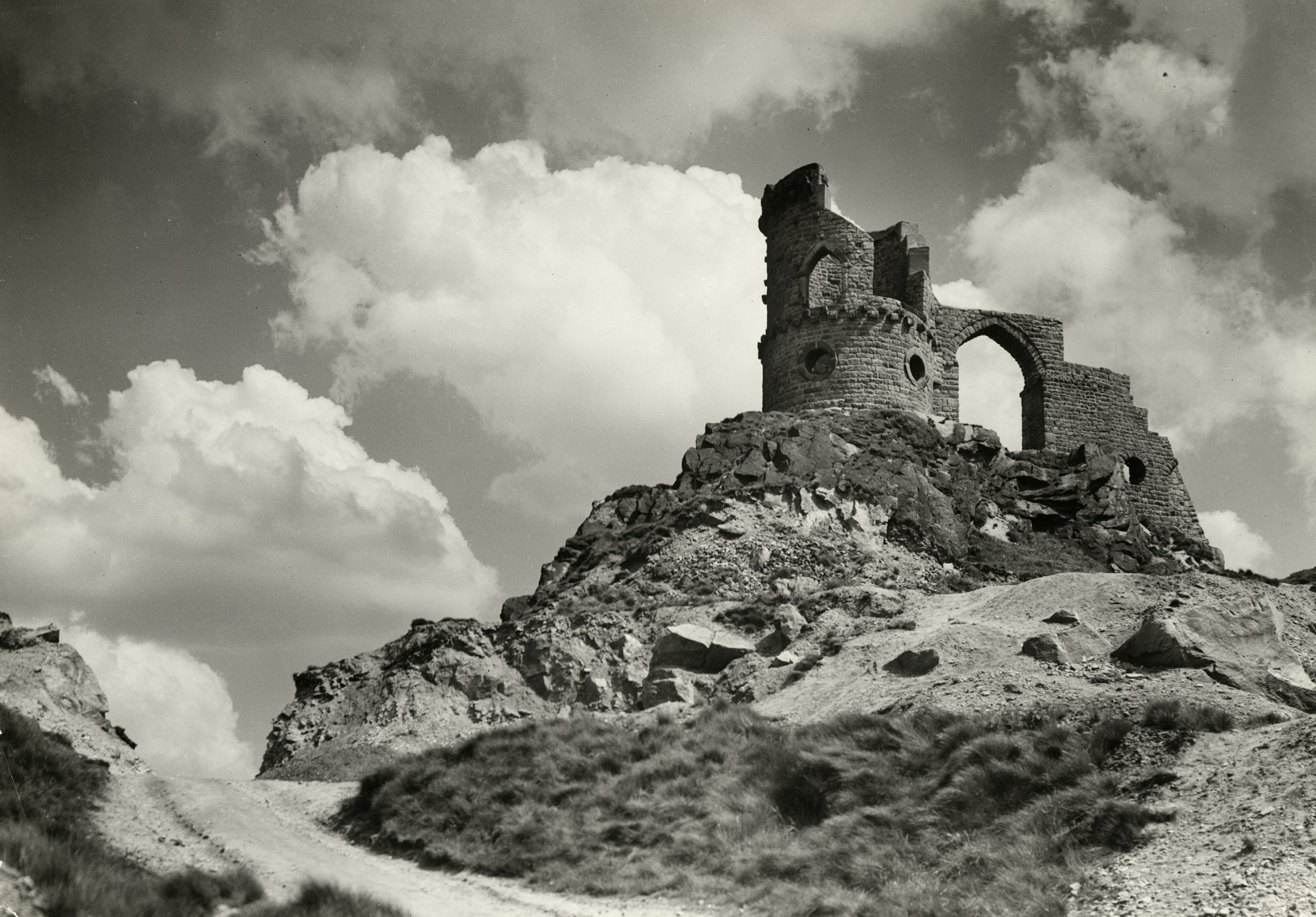 /localA ruined castle