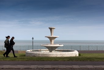 Fountain at Victoria Parade facing the sea