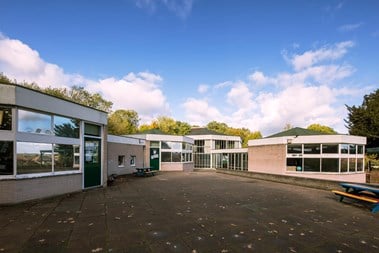 Highcliffe School, Birstall