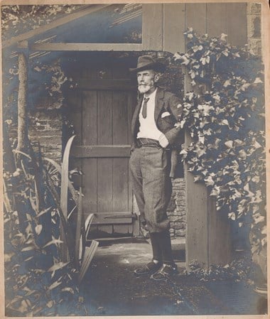 Black and white photo of Edward Carpenter