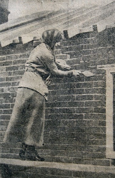 Women replaced men in all employment areas during the First World War, including those from which they had been excluded such as construction. © & source The Women’s Library