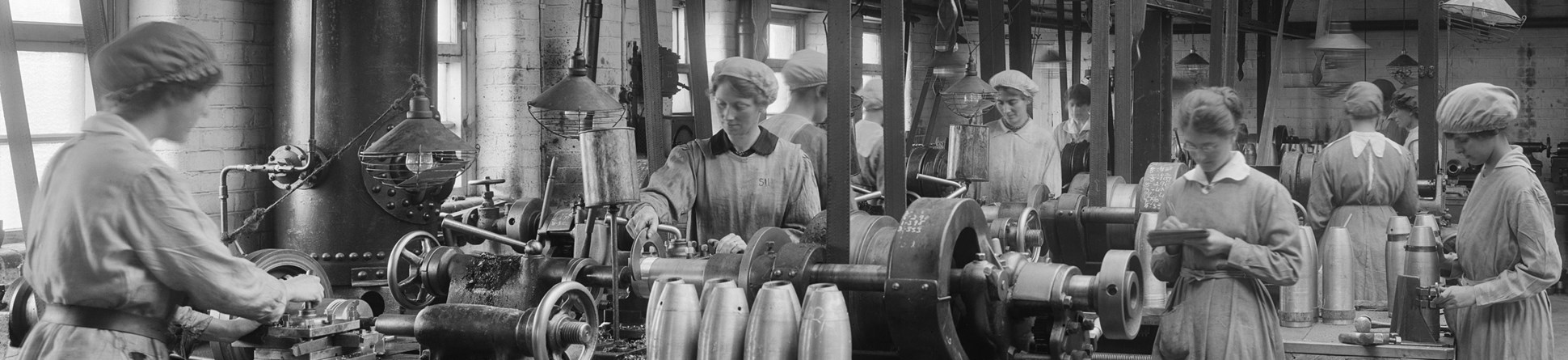 Women working at cunard shell works