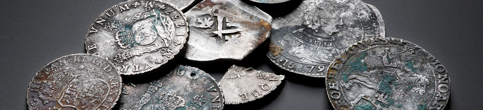 Collection of the different coins that were found in the wreck of the Rooswijk